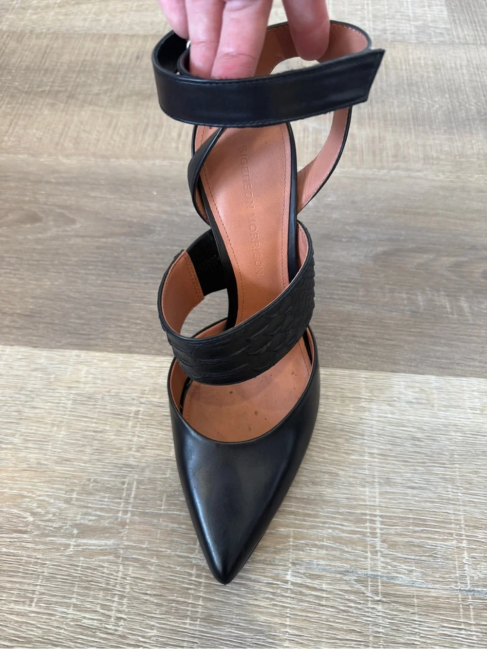 Sigerson Morrison Brielle Size 8 Black Leather Pointed Toe Heels